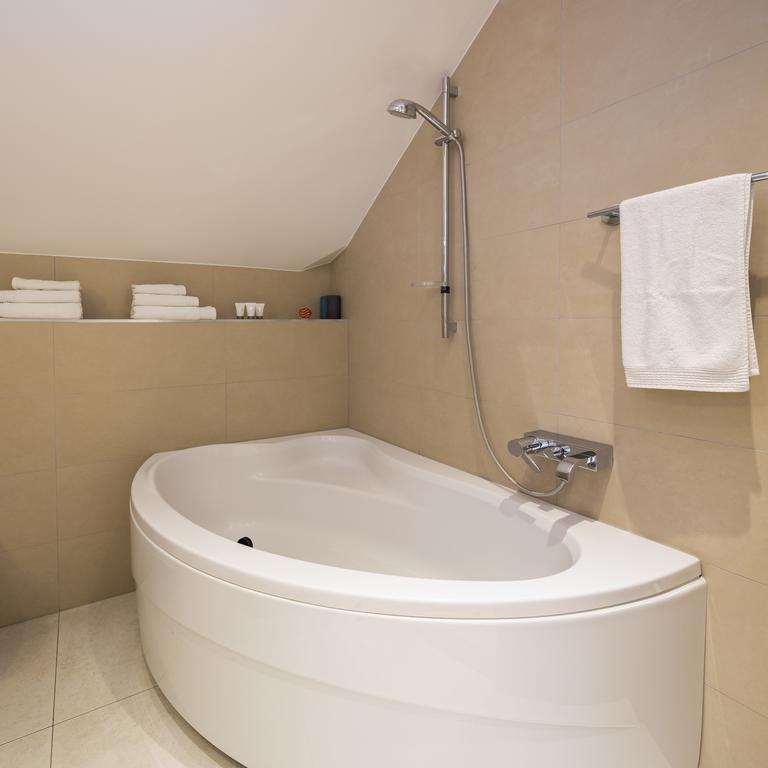 Laura Lux Suites Split Dış mekan fotoğraf